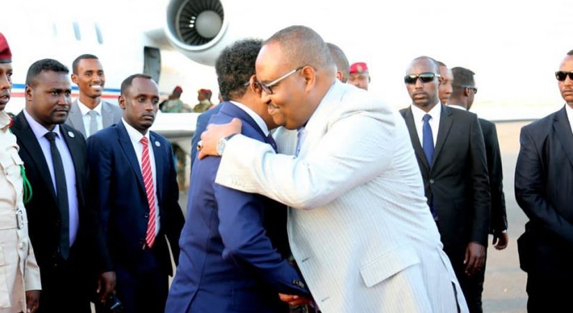 Sawiro:- Madaxweyne Farmaajo oo gaaray Garowe