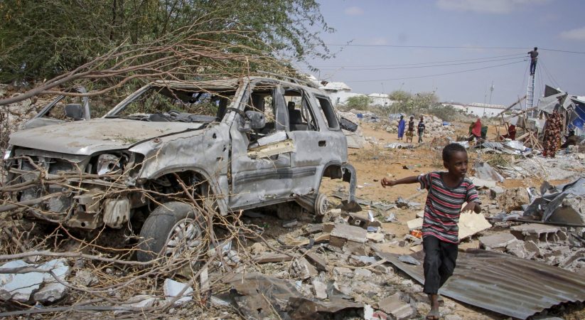 Al-Shabaab oo shaacisay magaca iyo qabiilka ninkii isku qarxiyey saldhigga Kaxda