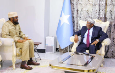 Guddoomiyaha Golaha Shacabka Aadan Madoobe & Madaxweyne Axmed Madoobe oo kulan ku yeeshay Muqdisho