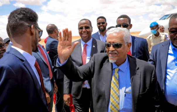 Madaxweyne ku xigeenka Puntland Axmed Karaash oo sii xooggan loogu soo dhaweeyey Garowe