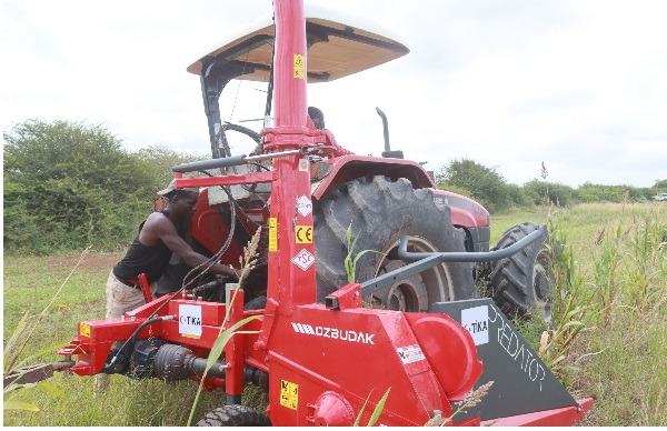 Somalia livestock farmers receive modern feed production equipment, aim to address forage needs during drought