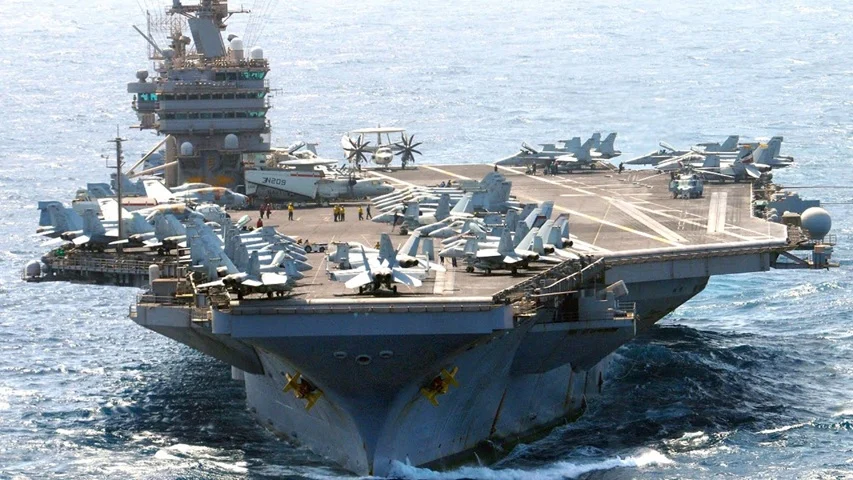 Markabka USS Abraham Lincoln oo la dul dhigay meel u dhow biyaha Iran