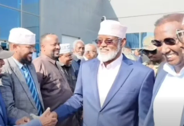 Axmad Madoobe oo Muqidhso soo gaaray