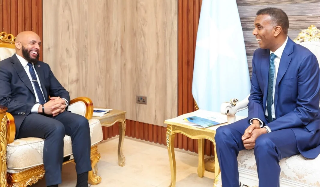 Faahfaahin ku saabsan kulanka Ra’iisul Wasaaraha iyo wakiilka Safaaradda Mareykanka