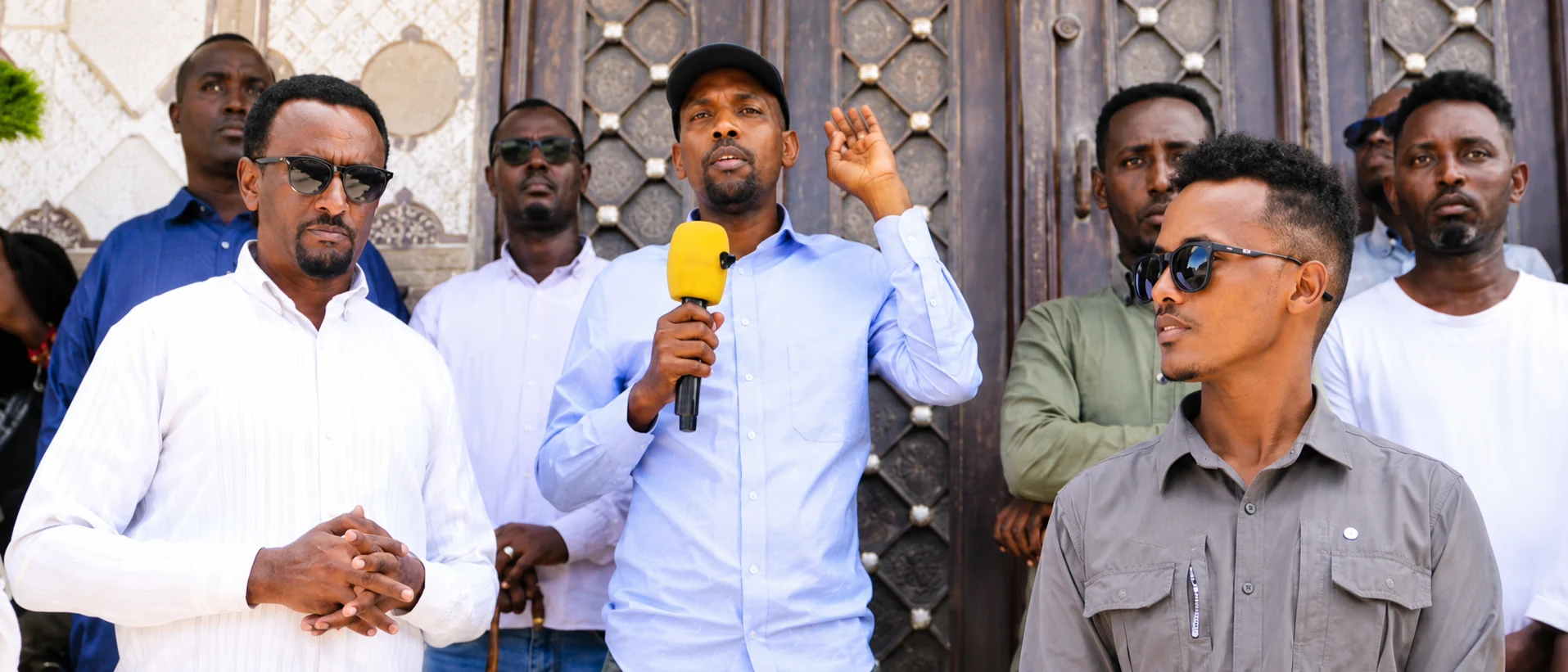 Guddoomiyaha Degmada Dayniile oo Beeniyay Wararka Cabsi-gelinta ah, Kana Digay “Danaystayaal” Gudaha Bulshada