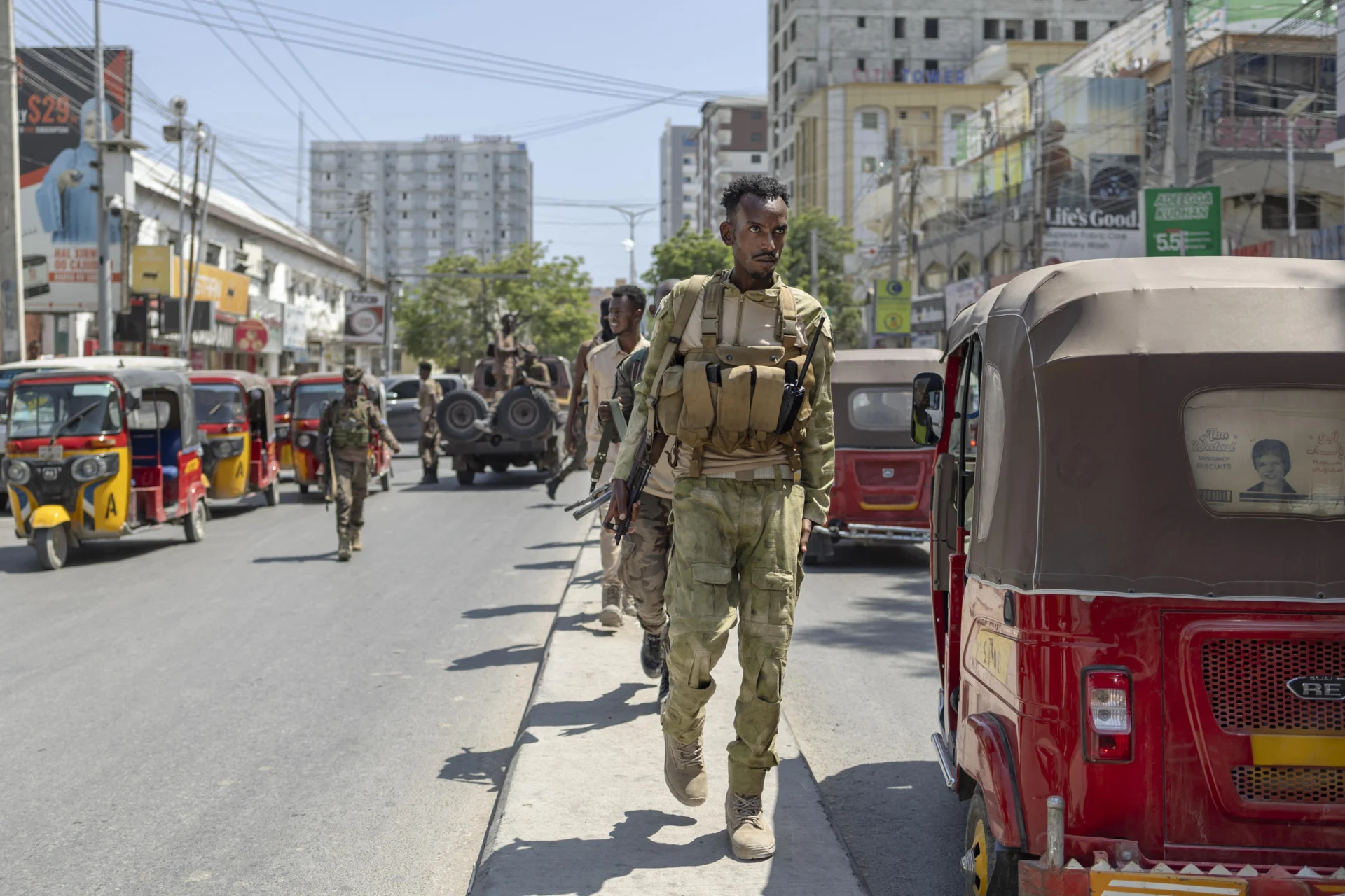 Sharif Sheikh Ahmed oo si kulul uga hadlay xaaladda Muqdisho – “Dagaal ma rabno, balse nalagu hareereeyay”