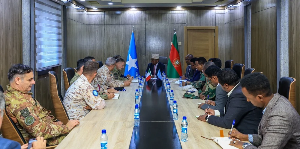 Soomaaliya iyo Talyaaniga oo ka wada hadlay xoojinta iskaashiga difaaca iyo dib-u-dhiska ciidanka