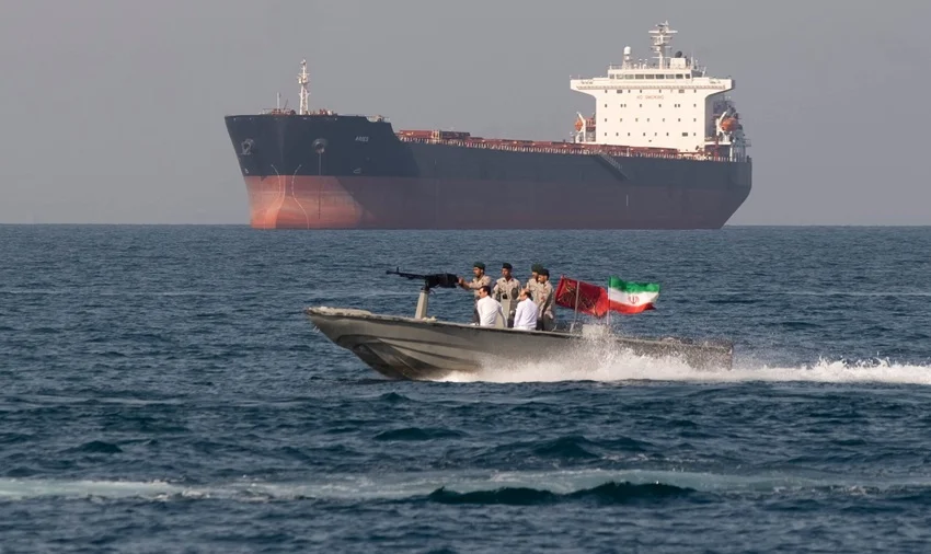 Sarkaal Sare oo Iiraan ah: Hormuz Si Buuxda Looma Furayo Inta Trump iyo Netanyahu Xafiisyada Joogaan
