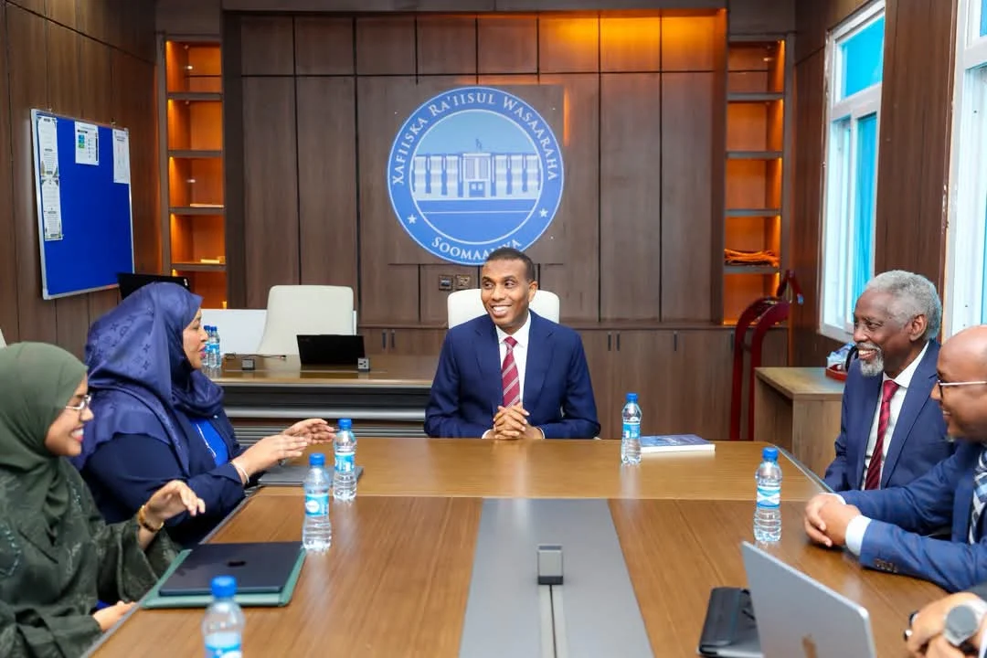 Ra’iisul Wasaare Xamsa: Akadeemiyadda Hoggaaminta Qaranku Waa Inay Soo Saarto Hoggaamiyeyaal Daacad ah oo Dalka Wax Ka Beddela