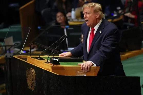 Trump oo madasha QM uga hanjabay Iran, isla markaana sheegay inay jirto fursad heshiis nabadeed