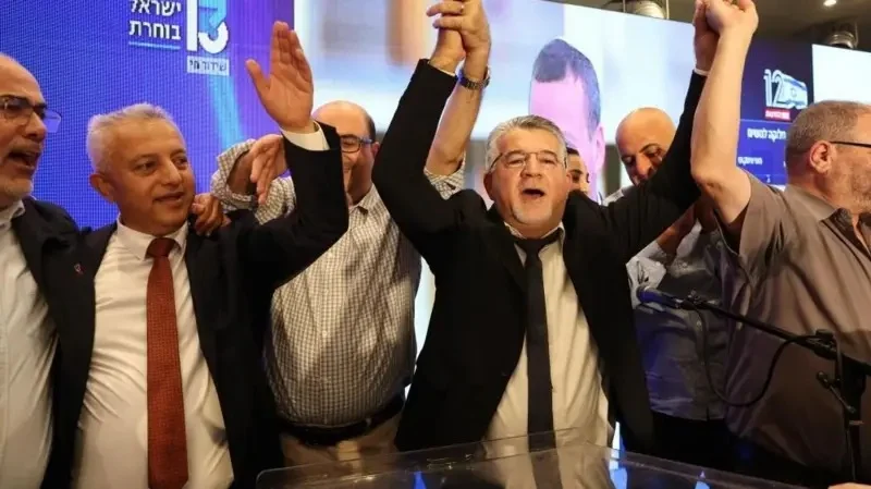 Muran ka dhashay eedeymaha Netanyahu ee ku saabsan taageerada shisheeye ee xisbiyada Carabta